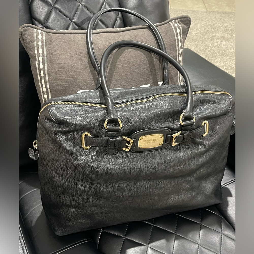 Black Leather Michael Kors Weekender Tote Bag w/Gold Accent - Picture 2 of 11